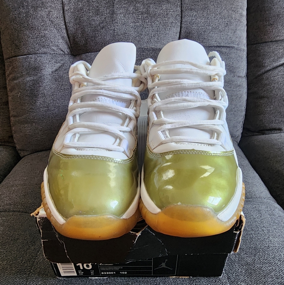 Air Jordan 11 Retro Lows size 10 Women Silver and White